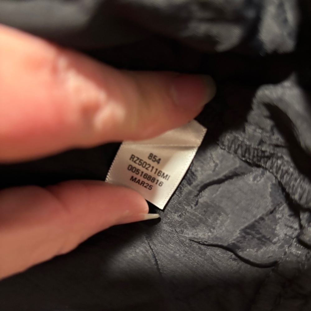 Zella Women's Black Bomber Jacket Nylon NWT - Picture 4 of 10